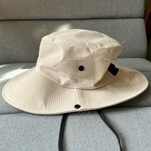 NWOT SunShade - Adjustable Sun Hat w/ Ponytail Slot (Cream)